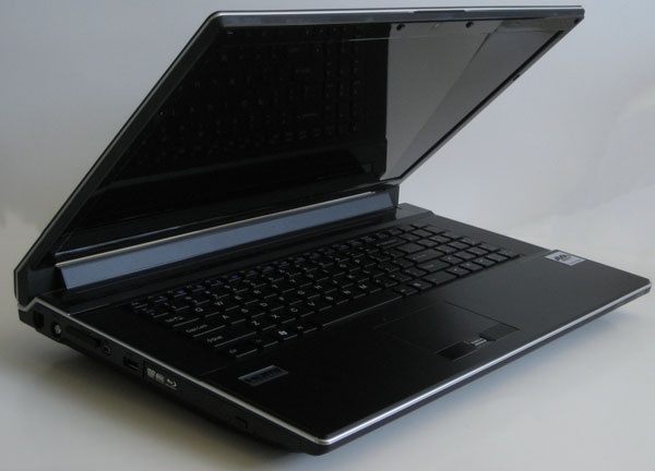 AVADirect Clevo W880CU gaming notebook picture